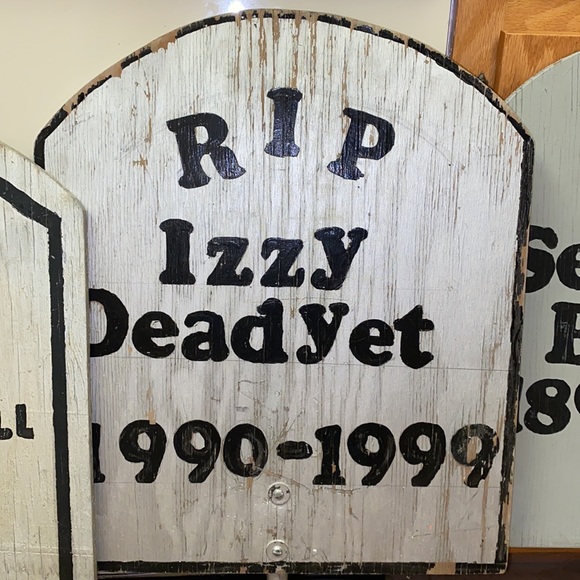 Custom Wooden Halloween Tombstone Lawn Stakes
